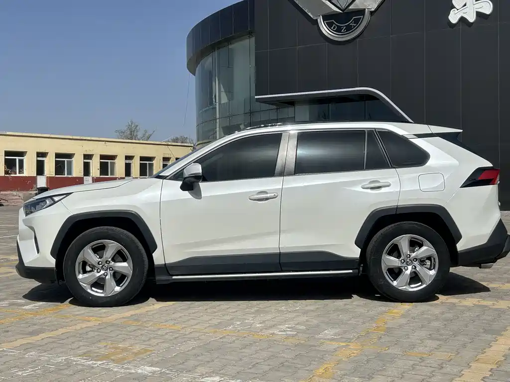 RAV4 Rongfang 2020 2.0L CVT four-wheel drive fashion version купить на сайте DeffCars