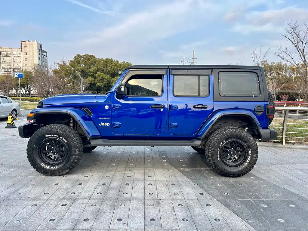 Wrangler 2021 2.0T Sahara four-door version купить на сайте DeffCars