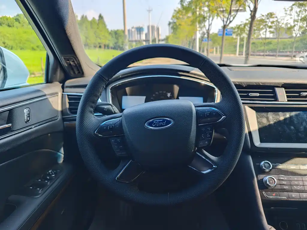 Taurus 2017 EcoBoost 180 Luxury купить на сайте DeffCars