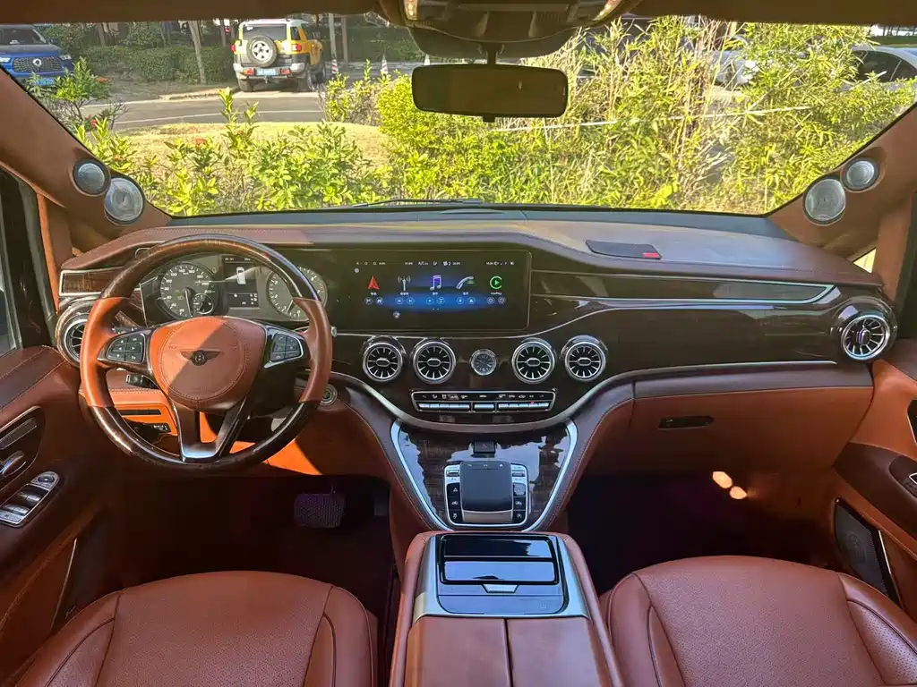 Vito 2023 2.0T Business Edition 7 seats купить на сайте DeffCars