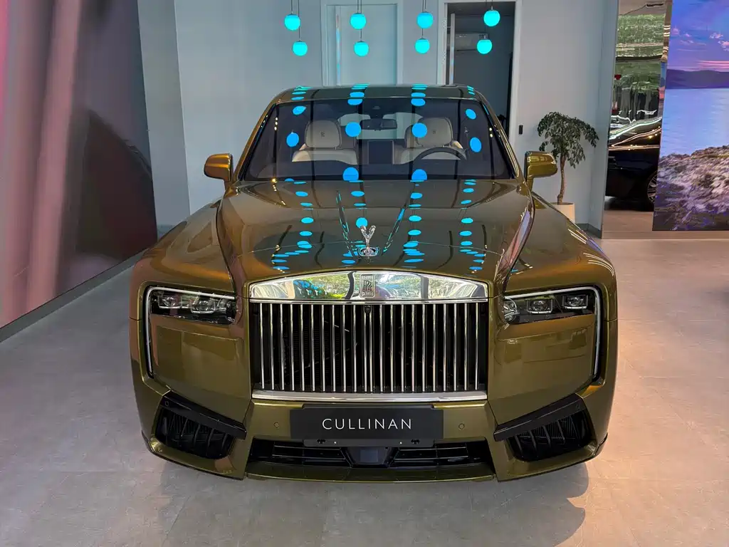 Cullinan 2024 four-seat version купить на сайте DeffCars