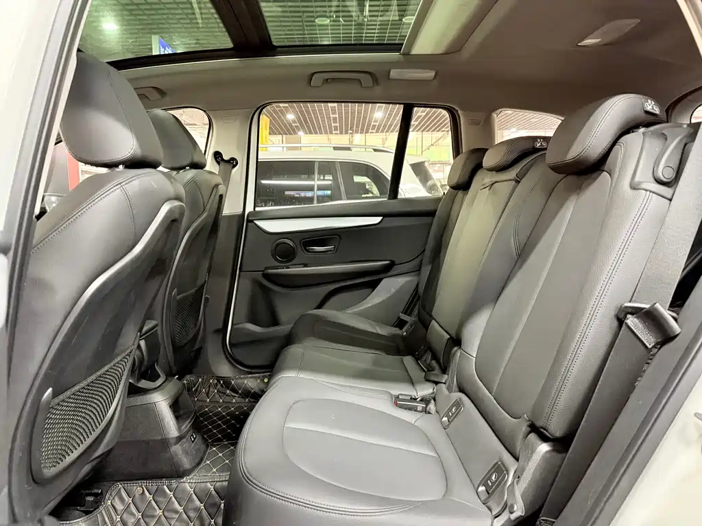 BMW 2 Series Multipurpose Station Wagon 2018 220i Leading Model купить на сайте DeffCars