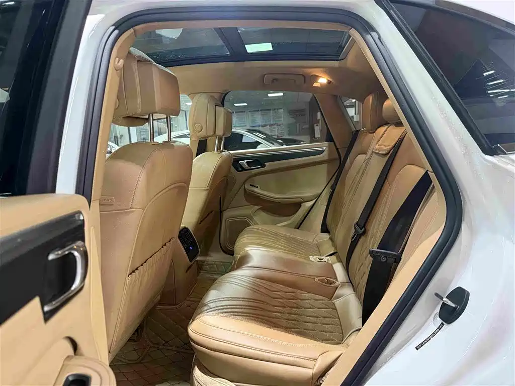 Macan 2016 Macan 2.0T купить на сайте DeffCars