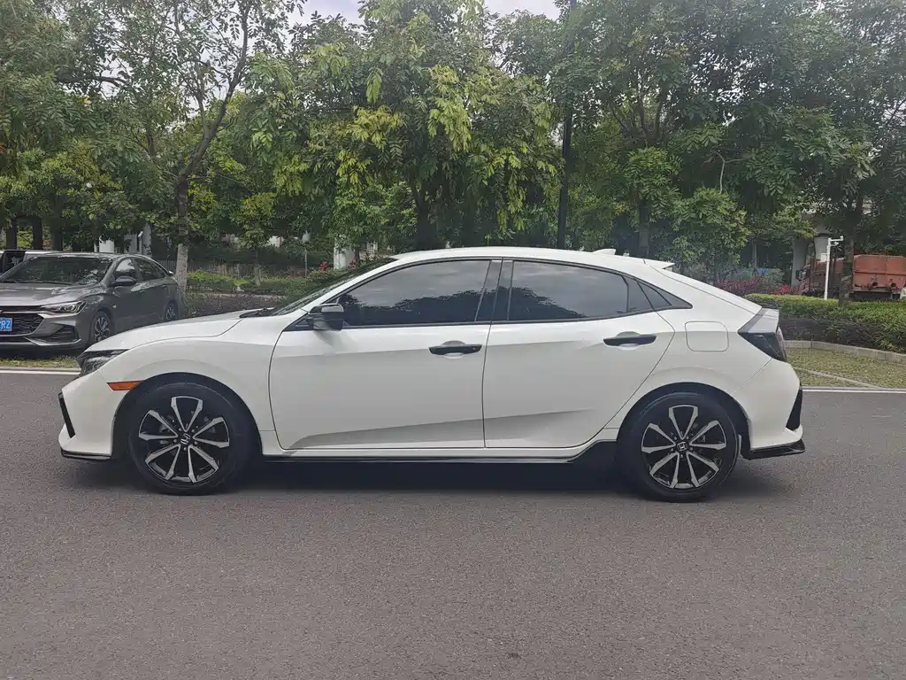 Civic 2021 HATCHBACK 220TURBO CVT cool control купить на сайте DeffCars