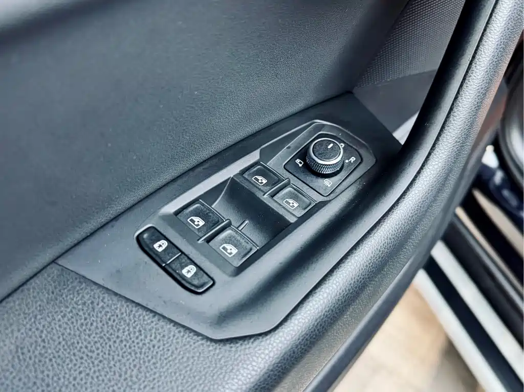 Touareg 2019 2.0TSI Pilot Edition National VI купить на сайте DeffCars