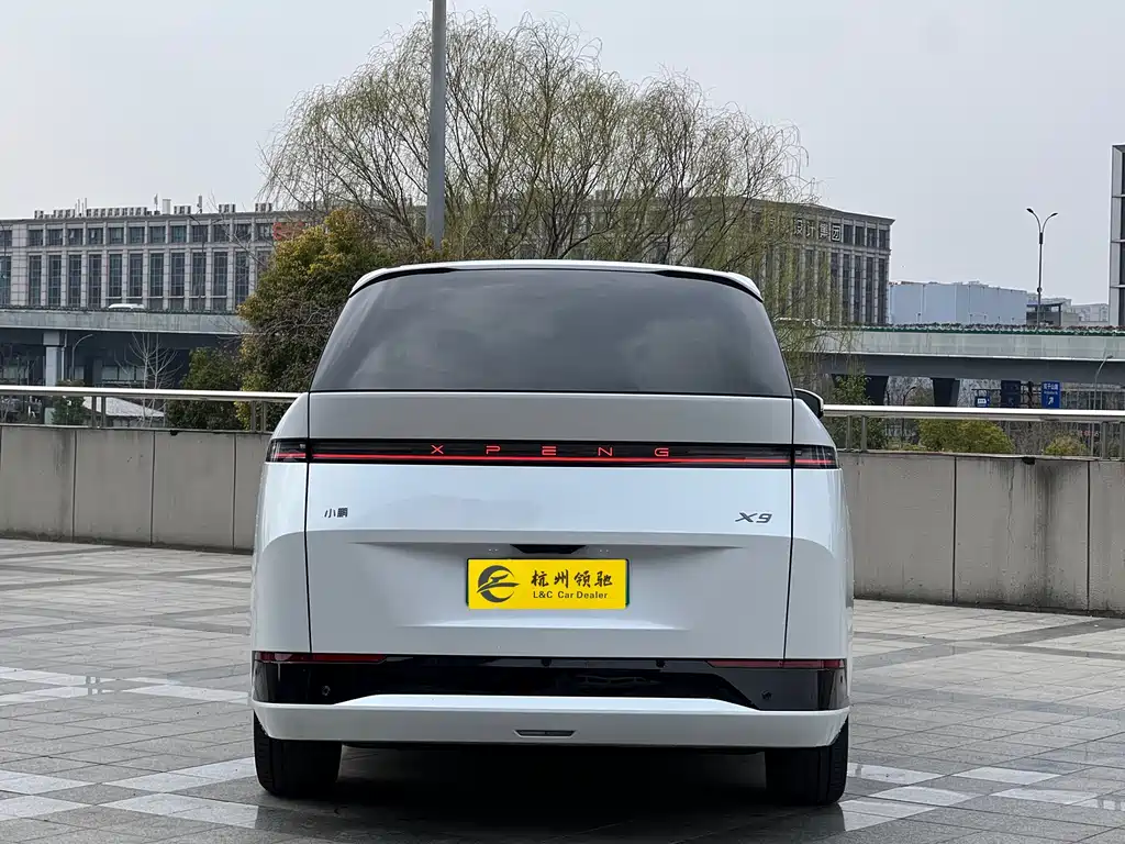 Xpeng X9 2025 pure electric 740 long battery life Max купить на сайте DeffCars