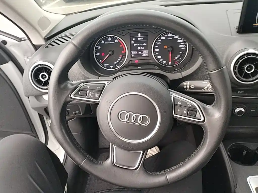Audi A3 2016 Sportback 35 TFSI LinkedIn купить на сайте DeffCars