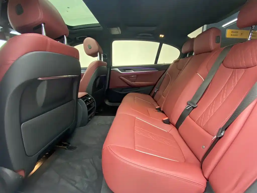 BMW 5 Series 2021 530Li Leading M Sports Package купить на сайте DeffCars