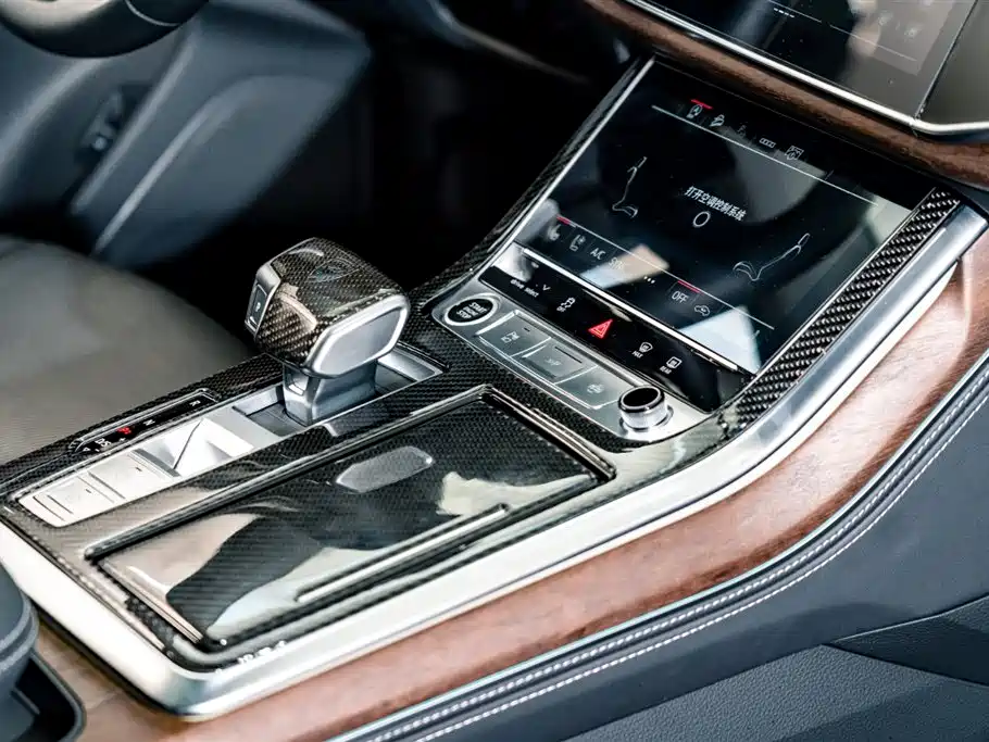 Audi Q7 2024 45 TFSI quattro S line sports купить на сайте DeffCars