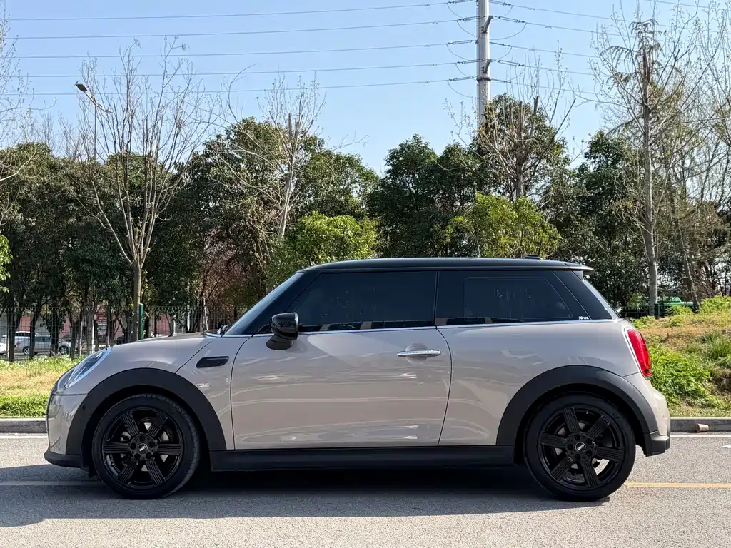 MINI 2023 1.5T COOPER Artist купить на сайте DeffCars