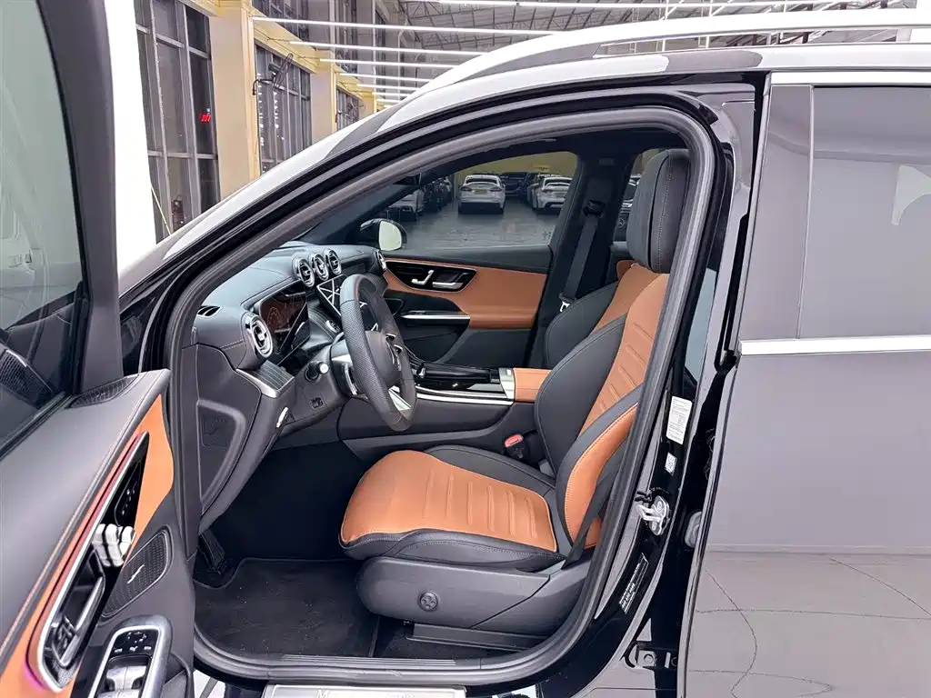 Mercedes-Benz GLC 2023 facelift GLC 260 L 4MATIC luxury model 5 seats купить на сайте DeffCars