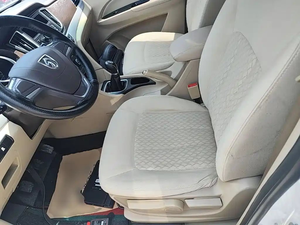 Baojun 730 2016 facelift 1.5L manual standard 7 seats National V купить на сайте DeffCars
