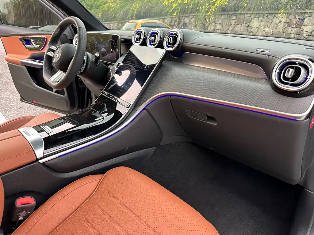 Mercedes-Benz GLC 2025 facelift GLC 260 L 4MATIC luxury model купить на сайте DeffCars