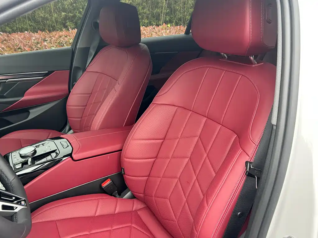 BMW 5 Series 2025 530Li Leading M Sports Package купить на сайте DeffCars