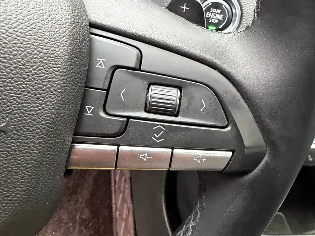 Cadillac XT4 2021 28T two-wheel drive luxury model купить на сайте DeffCars