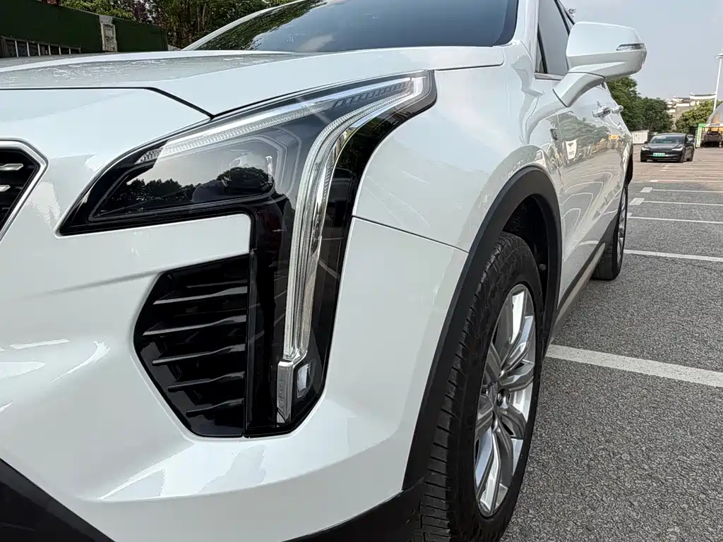 Cadillac XT4 2020 28T two-wheel drive leading model купить на сайте DeffCars