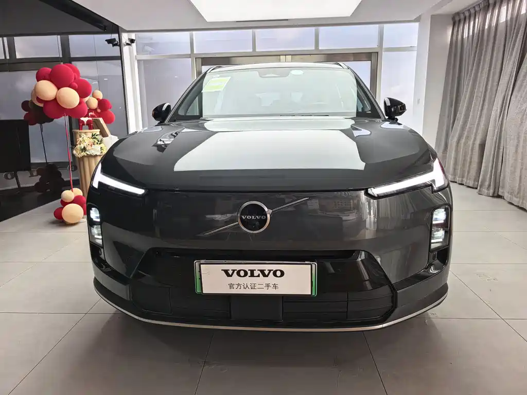 Volvo XC70 plug-in hybrid 2026 model four-wheel drive super long range Core купить на сайте DeffCars
