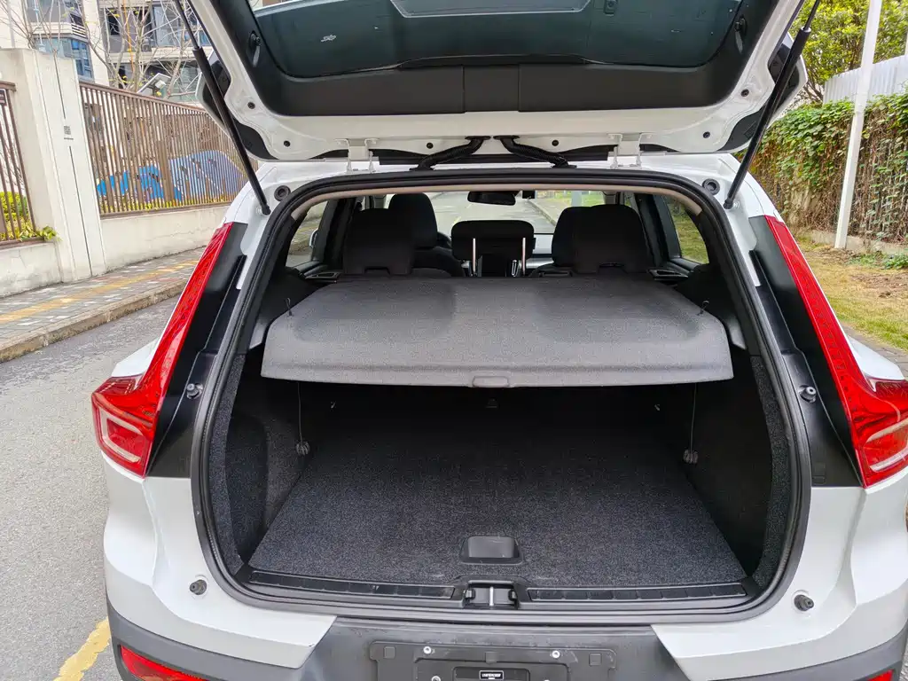 Volvo XC40 2021 T3 Smart Travel Fashion Edition купить на сайте DeffCars