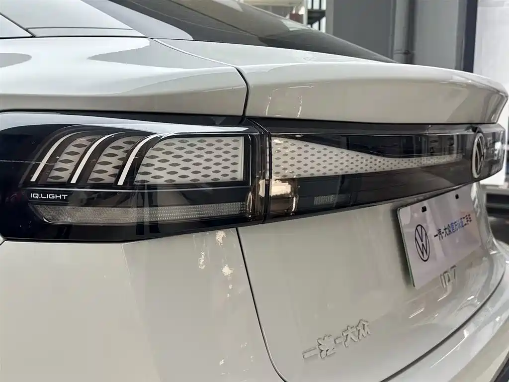 Volkswagen ID.7 VIZZION 2024 AIR купить на сайте DeffCars