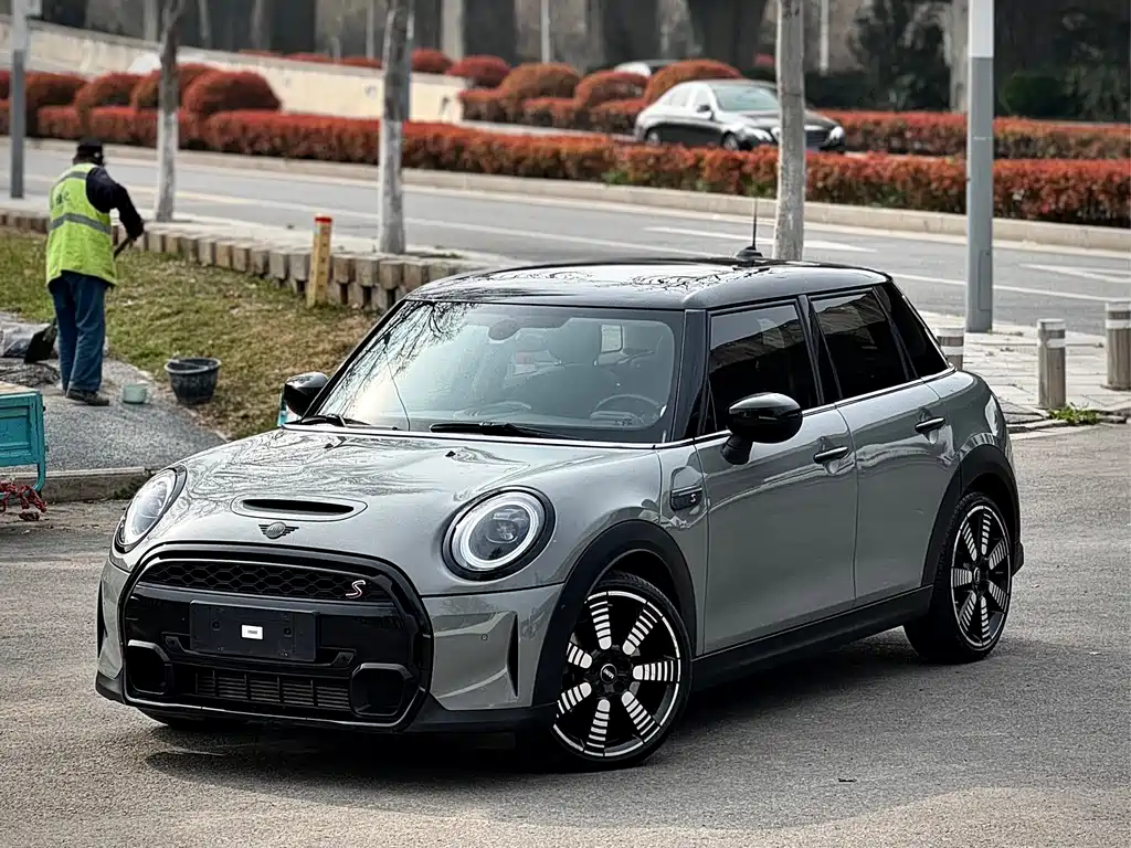 MINI 2022 2.0T COOPER S Artist Five-Door Edition купить на сайте DeffCars