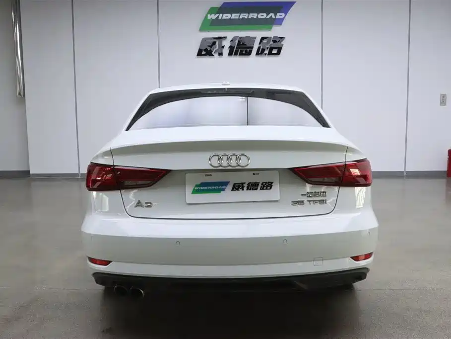 Audi A3 2018 30th Anniversary Limousine 35 TFSI Enterprising купить на сайте DeffCars