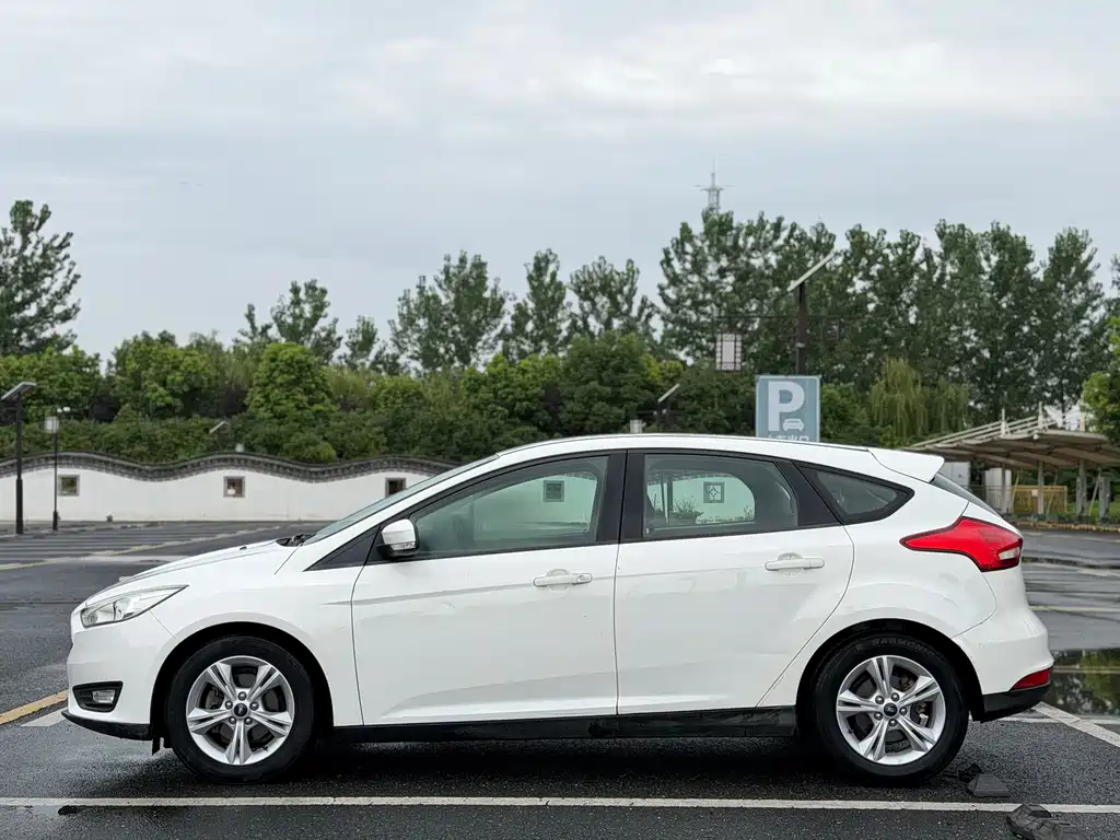 Focus 2017 Hatchback 1.6L Automatic Comfort Senova Zhixing Edition купить на сайте DeffCars