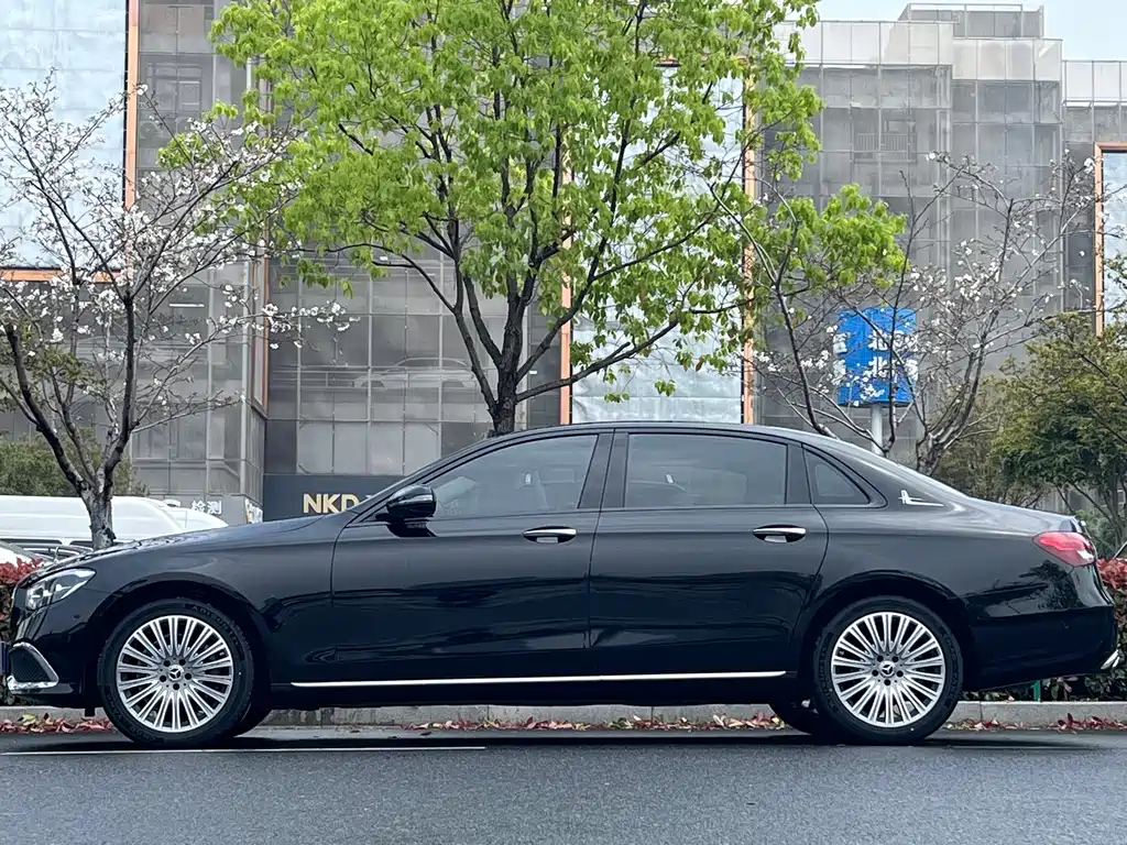 Mercedes-Benz E-Class 2023 E 300 L Luxury Model купить на сайте DeffCars