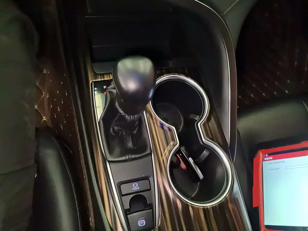 Camry 2018 2.0G Deluxe Edition купить на сайте DeffCars