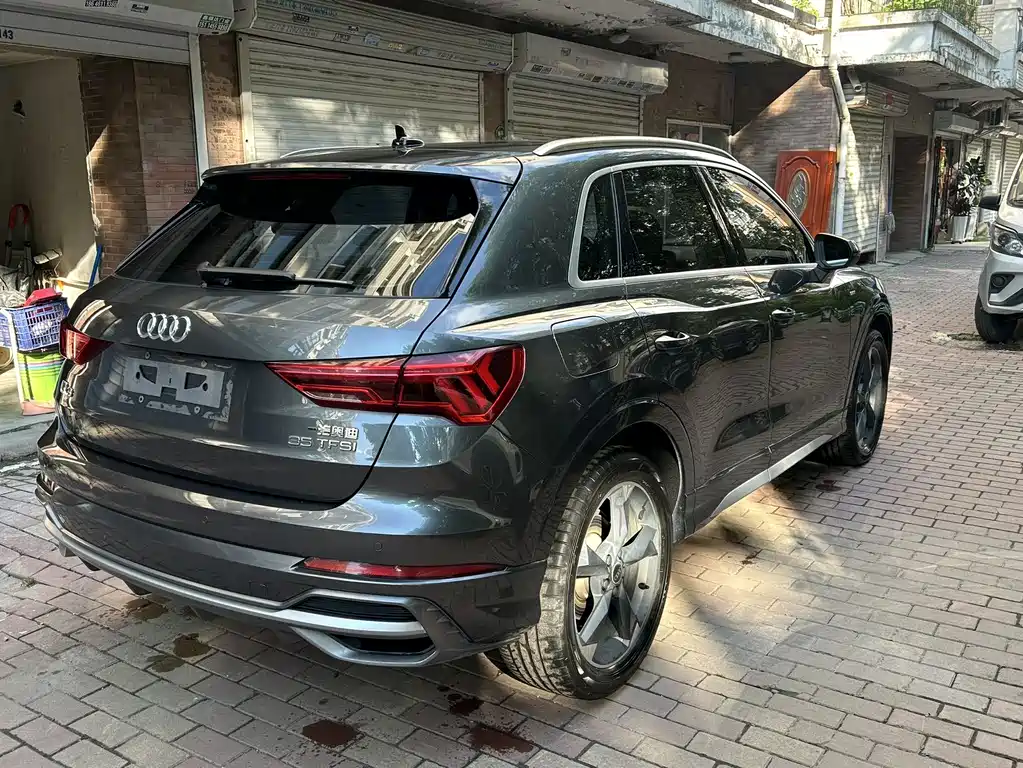 Audi Q3 2023 35 TFSI Fashionable and Dynamic (1.4T) купить на сайте DeffCars