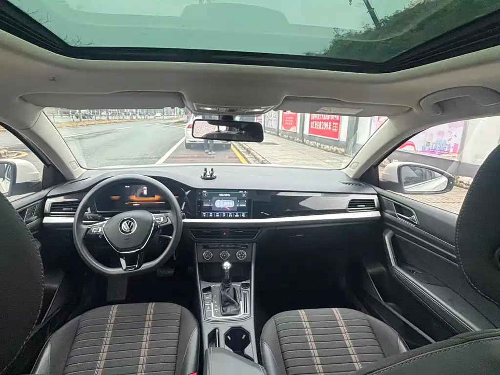 Lavida 2022 1.5L automatic fashion version купить на сайте DeffCars