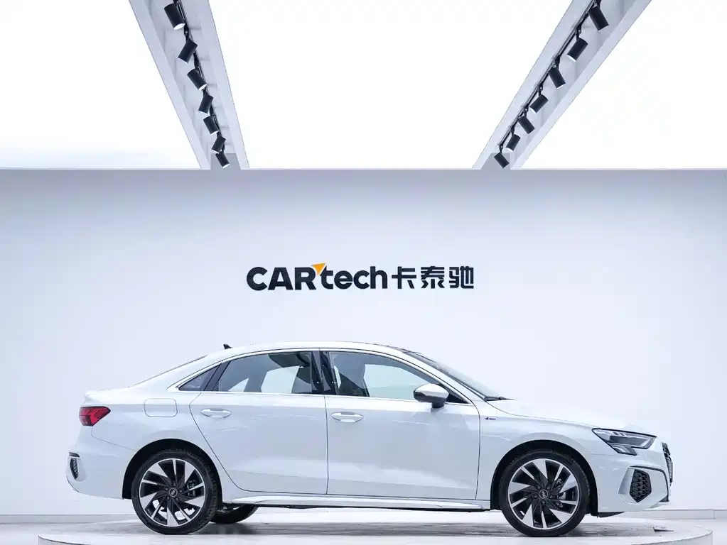 Audi A3 2024 A3L Limousine 35 TFSI Fashionable and Sporty купить на сайте DeffCars
