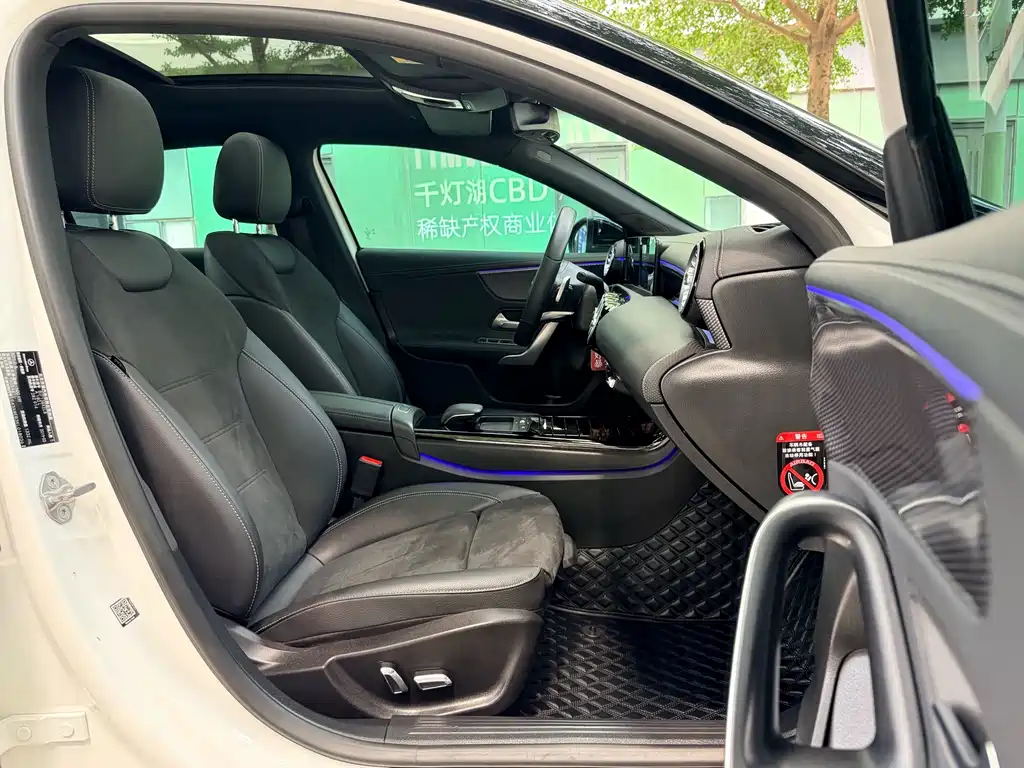 Mercedes-Benz A-Class 2019 A 180 L Sports Sedan купить на сайте DeffCars