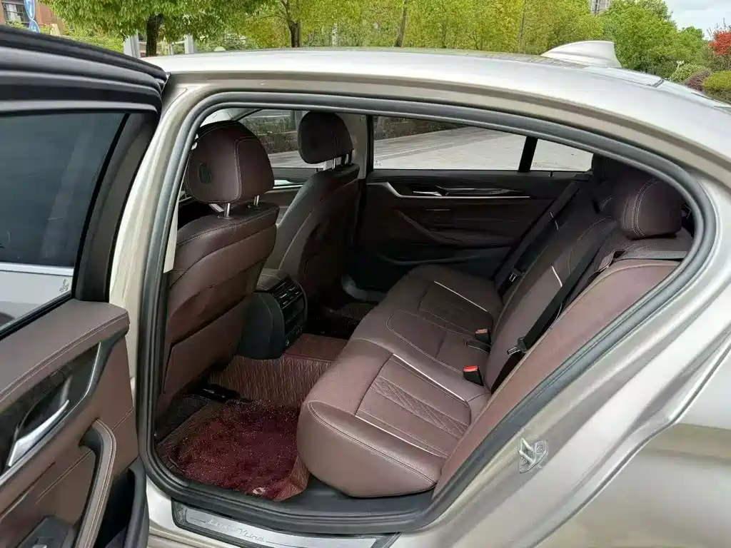 BMW 5 Series 2022 525Li Luxury Package купить на сайте DeffCars