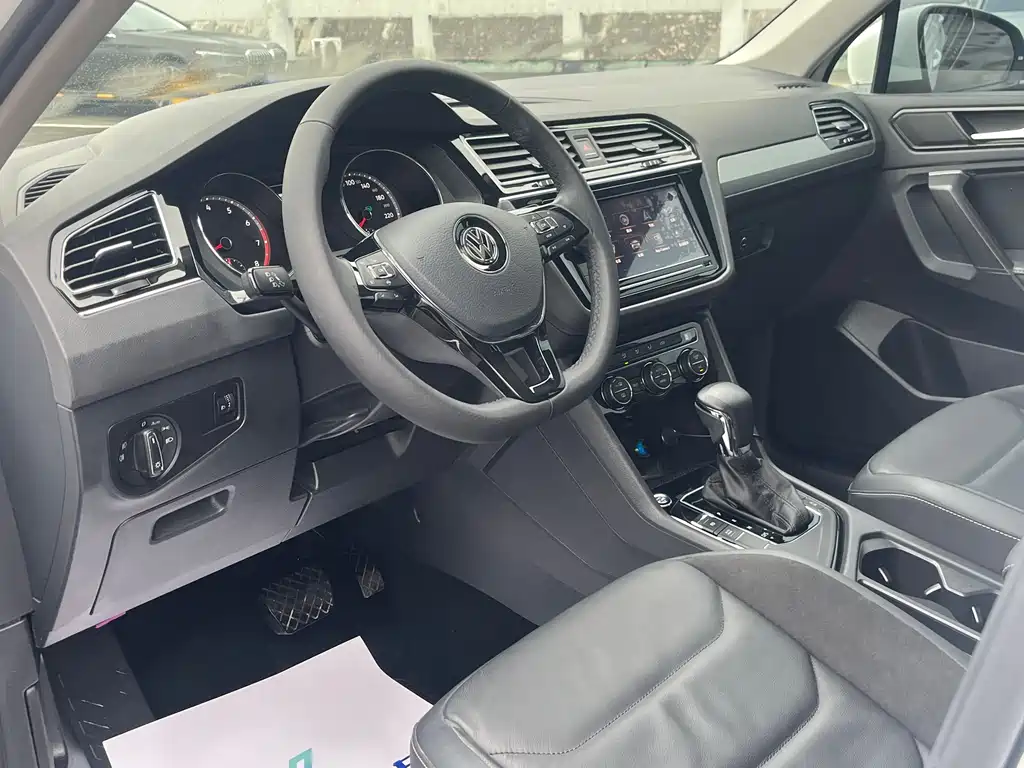 Tiguan L 2019 330TSI automatic two-wheel drive panoramic comfort version National VI купить на сайте DeffCars