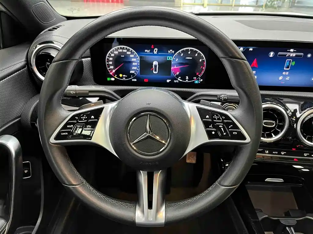 Mercedes-Benz A-Class 2023 A 180 L купить на сайте DeffCars