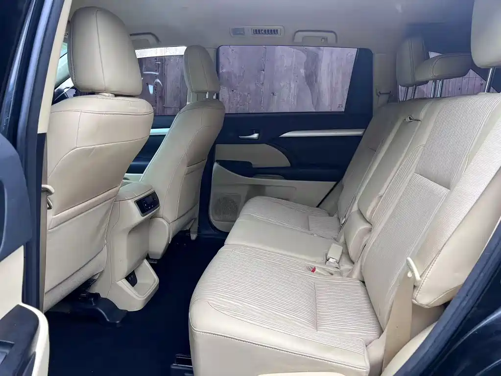 Highlander 2018 2.0T two-wheel drive elite version, 5 seats, National VI купить на сайте DeffCars