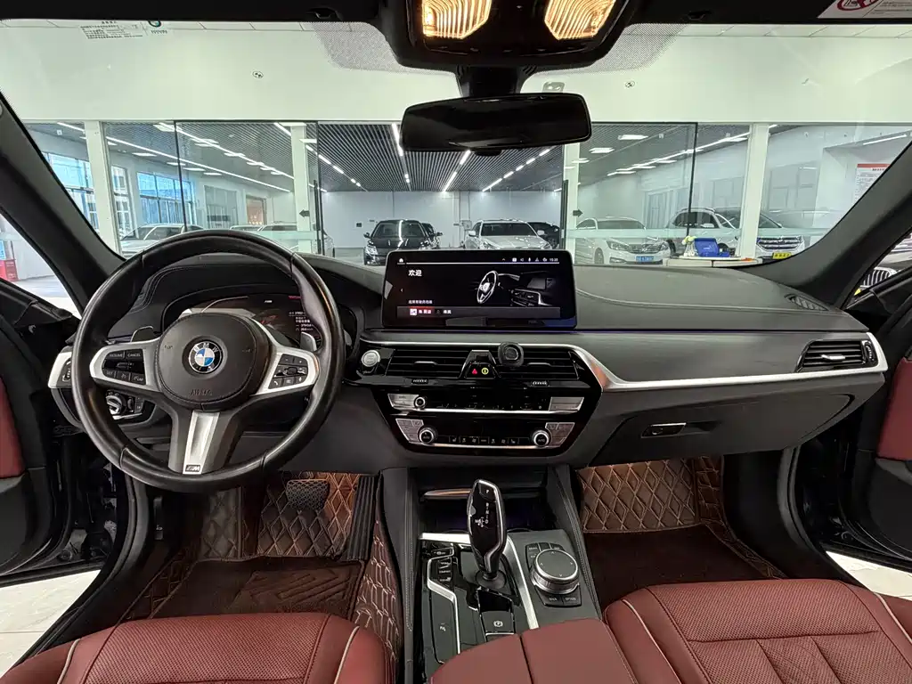 BMW 5 Series 2022 530Li Leading M Sports Package купить на сайте DeffCars