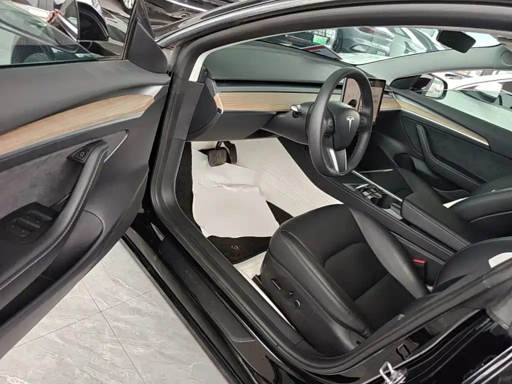Model 3 2022 rear-wheel drive version купить на сайте DeffCars