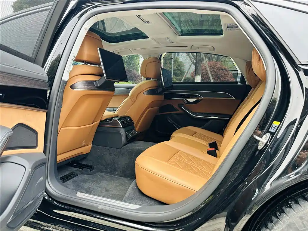 Audi A8 2024 A8L 55 TFSI quattro flagship model купить на сайте DeffCars