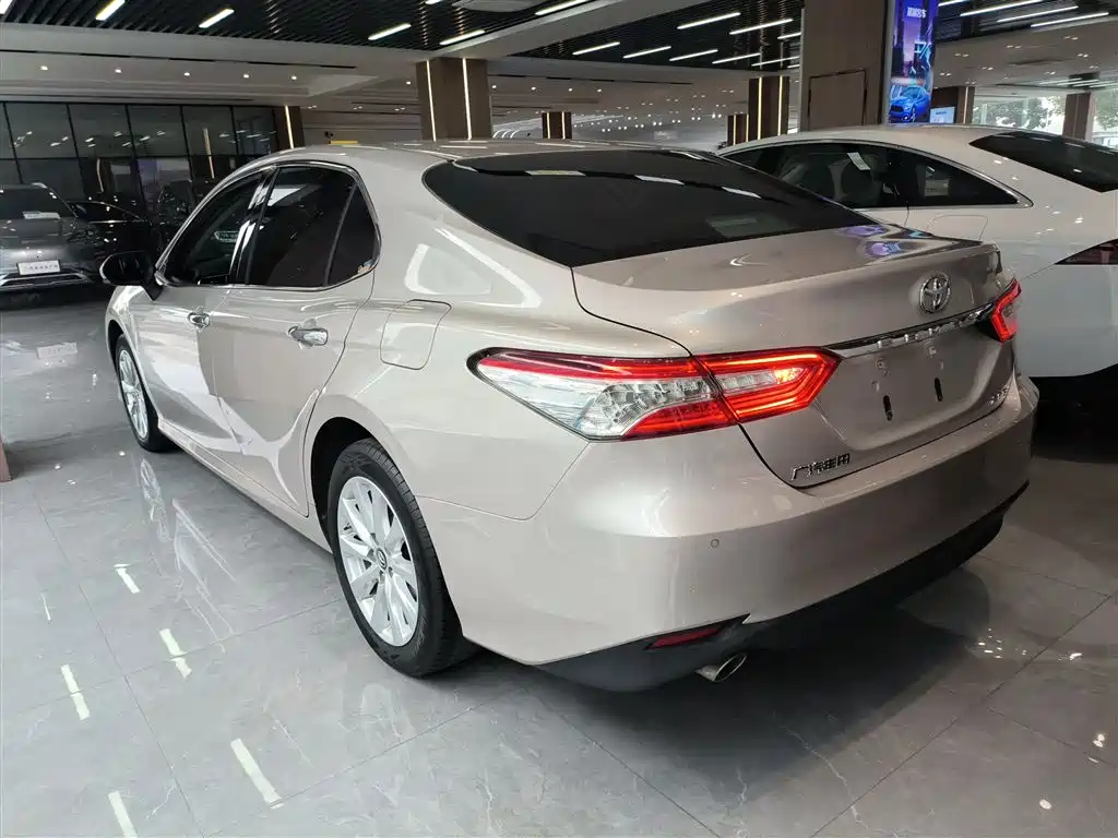 Camry 2019 2.0G Deluxe Edition National VI купить на сайте DeffCars