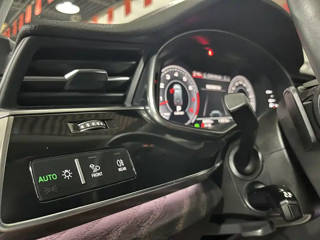 Audi Q7 2020 55 TFSI quattro S line sports купить на сайте DeffCars