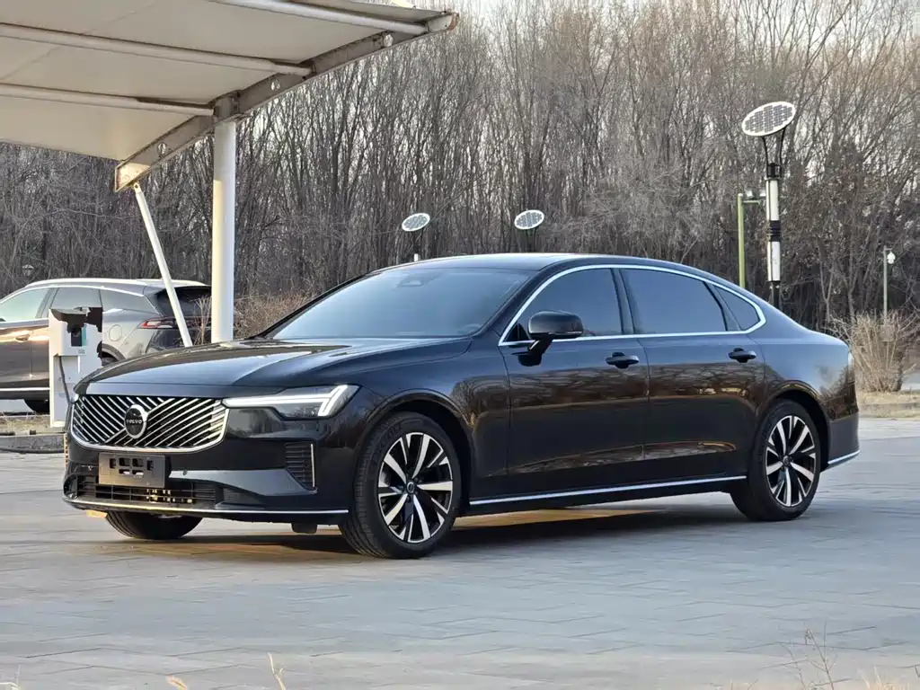 Volvo S90 2026 B5 Zhiyi Luxury Edition купить на сайте DeffCars
