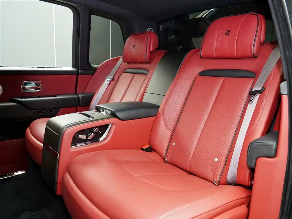 Cullinan 2018 four-seat version купить на сайте DeffCars