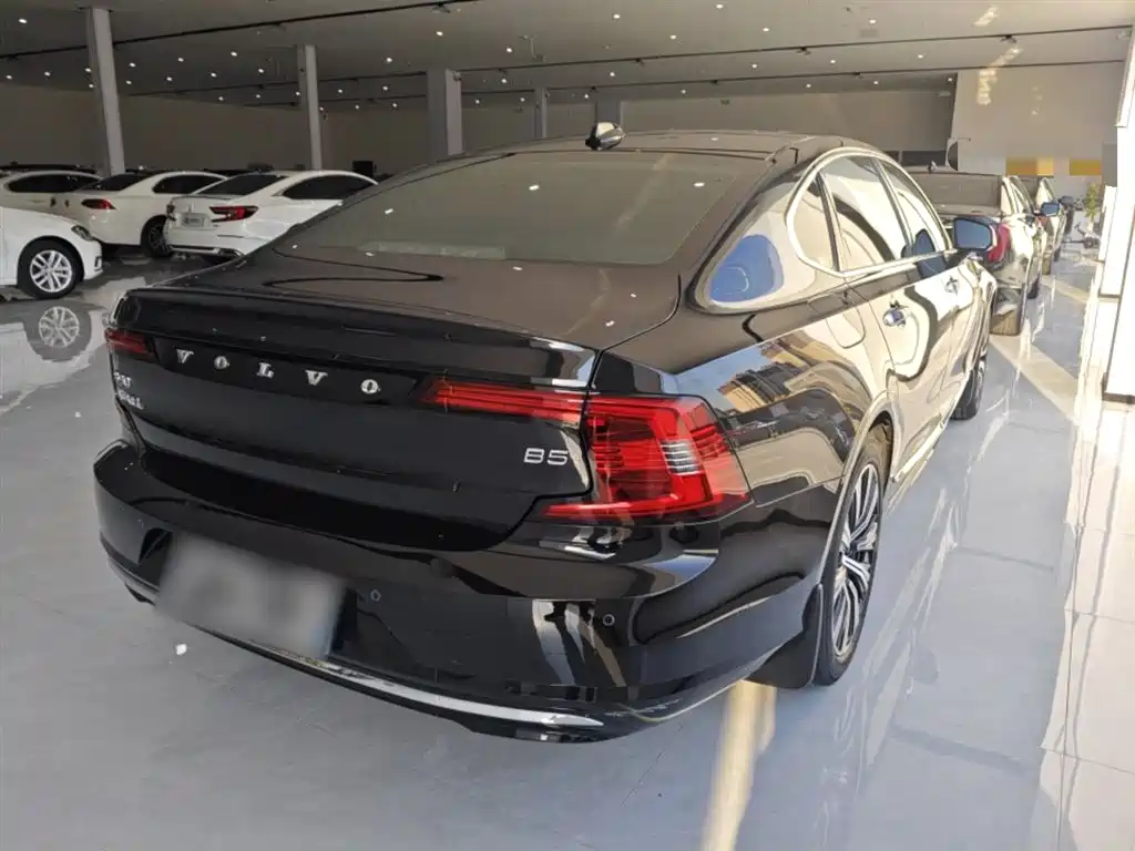 Volvo S90 2021 B5 Zhiyuan Luxury Edition купить на сайте DeffCars