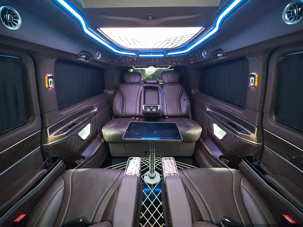 Mercedes-Benz V-Class 2022 V 260 L Long Wheelbase Premium Edition купить на сайте DeffCars