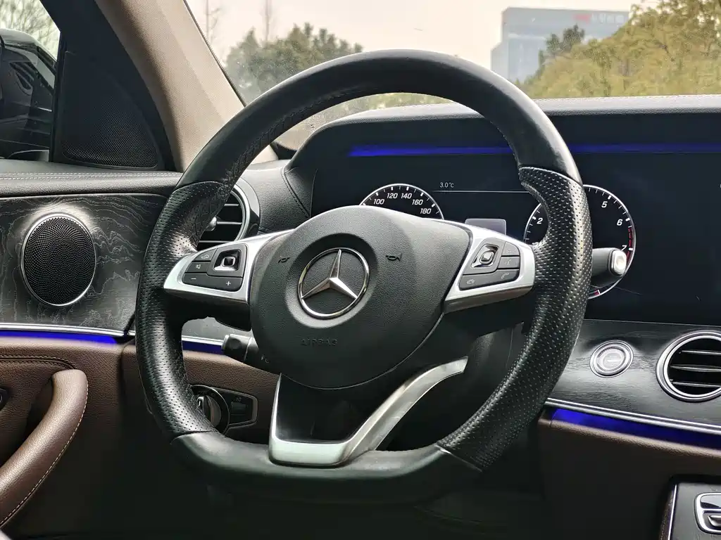 Mercedes-Benz E-Class 2017 E 300 L Sports Luxury Model купить на сайте DeffCars