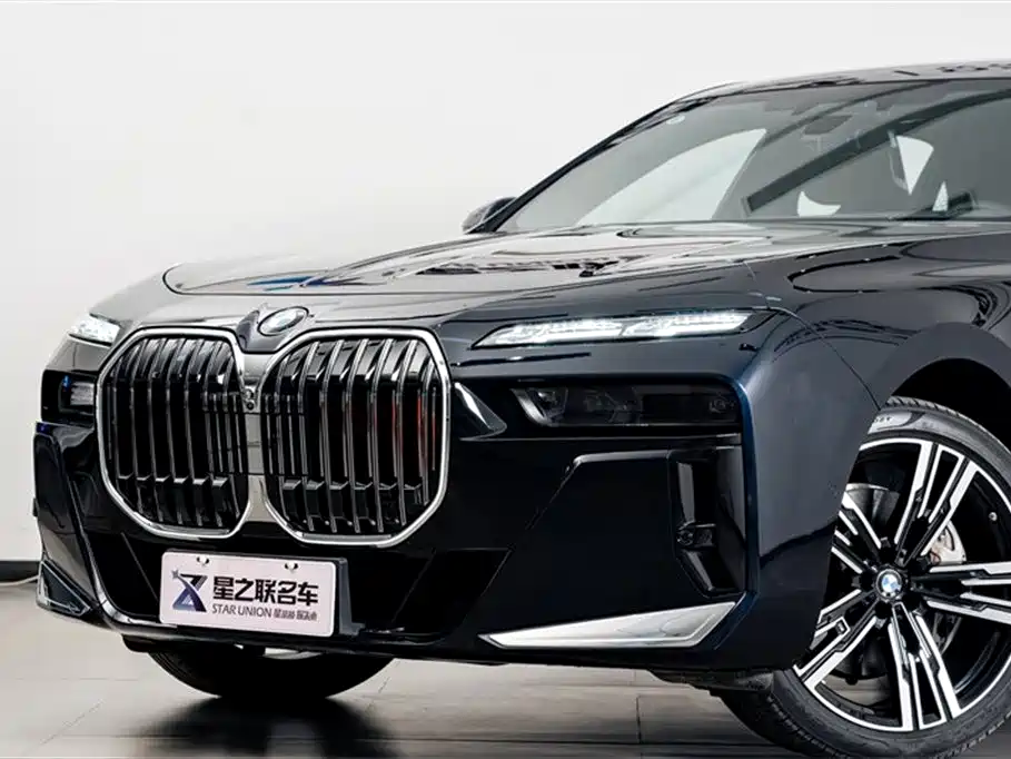 BMW 7 Series 2023 740Li Exclusive M Sports Package купить на сайте DeffCars