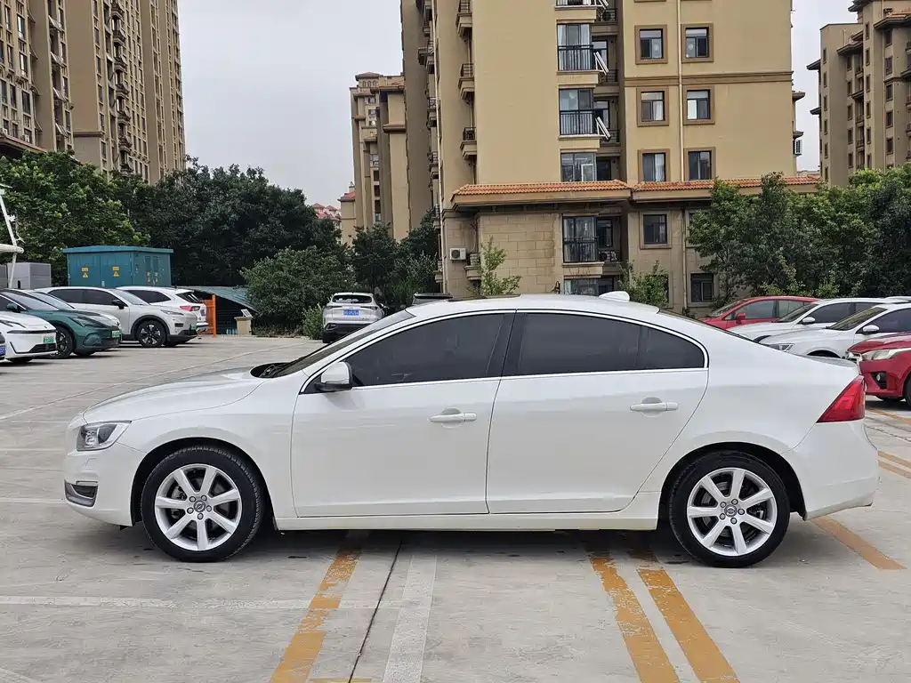 2017 Volvo S60 S60L T5 Smart Edition купить на сайте DeffCars