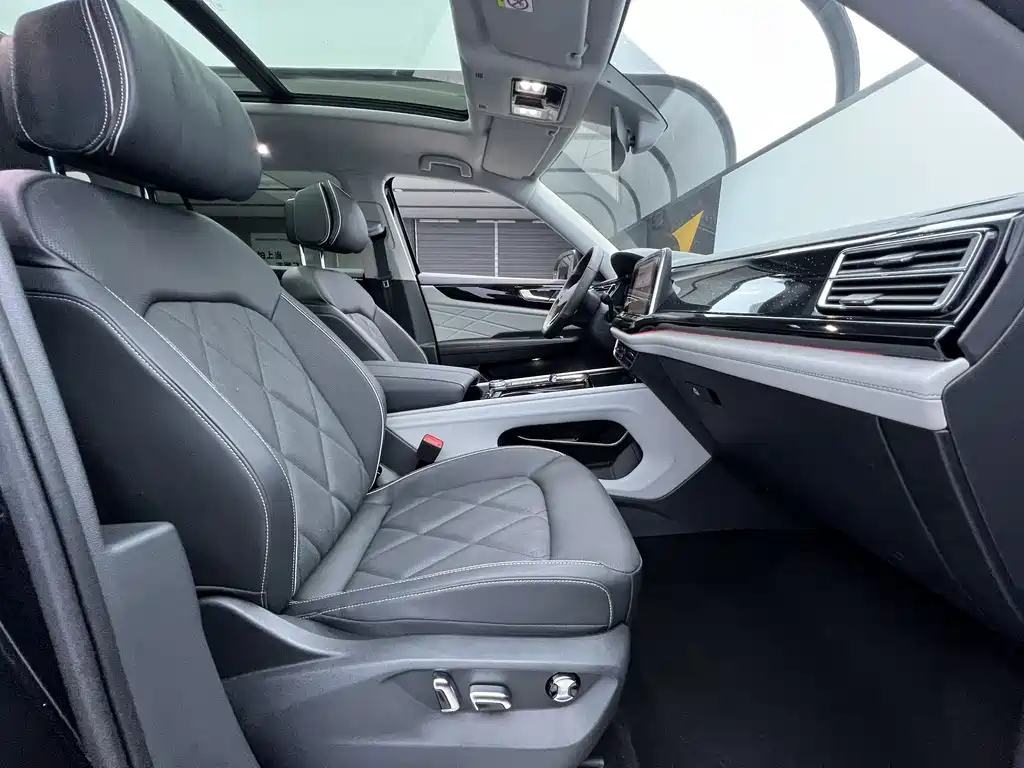 Touron 2024 380TSI four-wheel drive Dragon Edition купить на сайте DeffCars