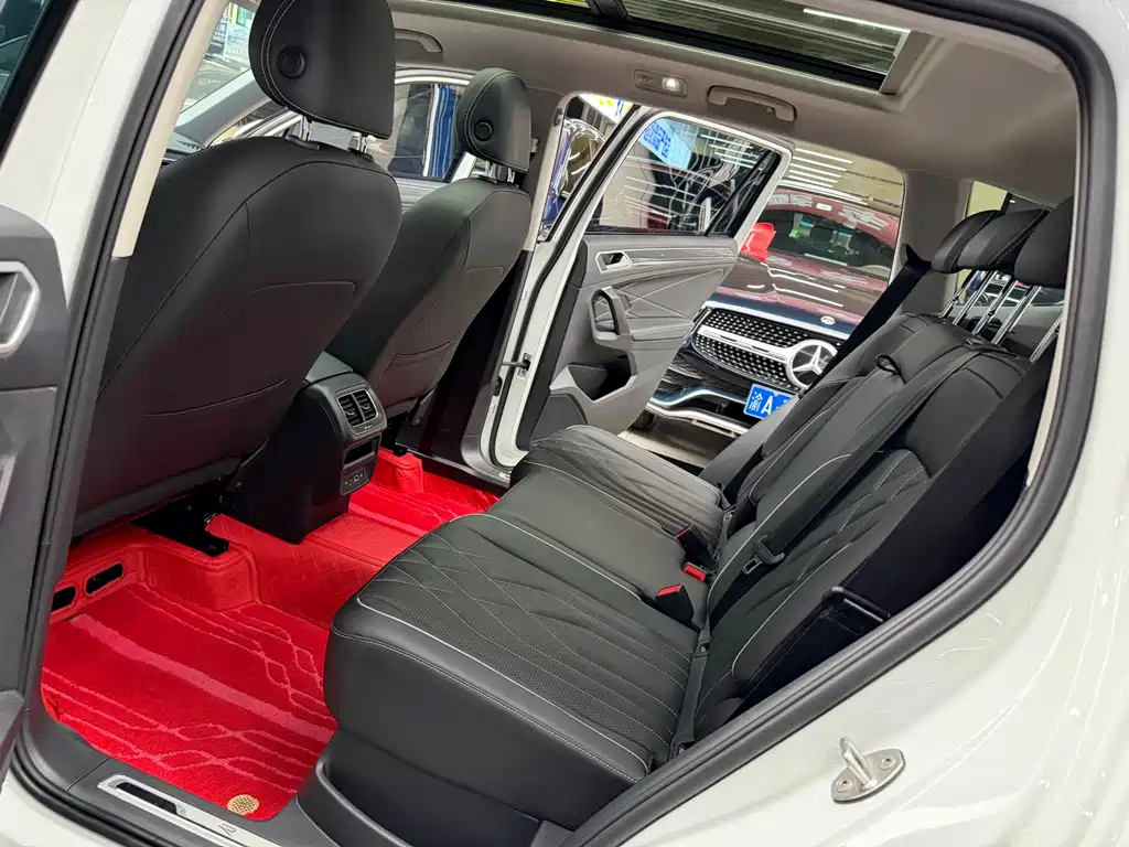 Tiguan L 2024 330TSI automatic two-wheel drive R-Line version купить на сайте DeffCars